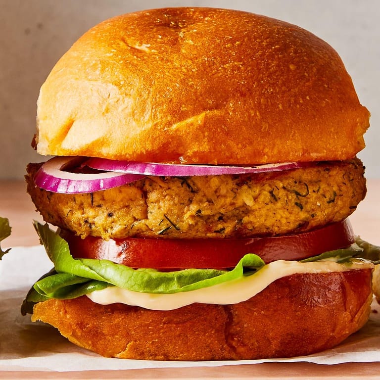 Delicious Salmon Burger: A Must-Try!